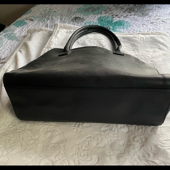 Tahari shoulder bag - Picture 2 of 6